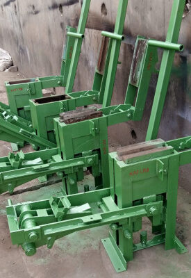 interlocking brick machine