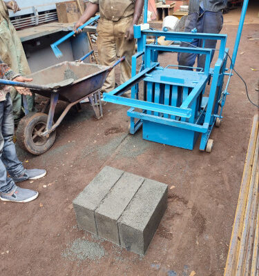 small scale mobile block machine
